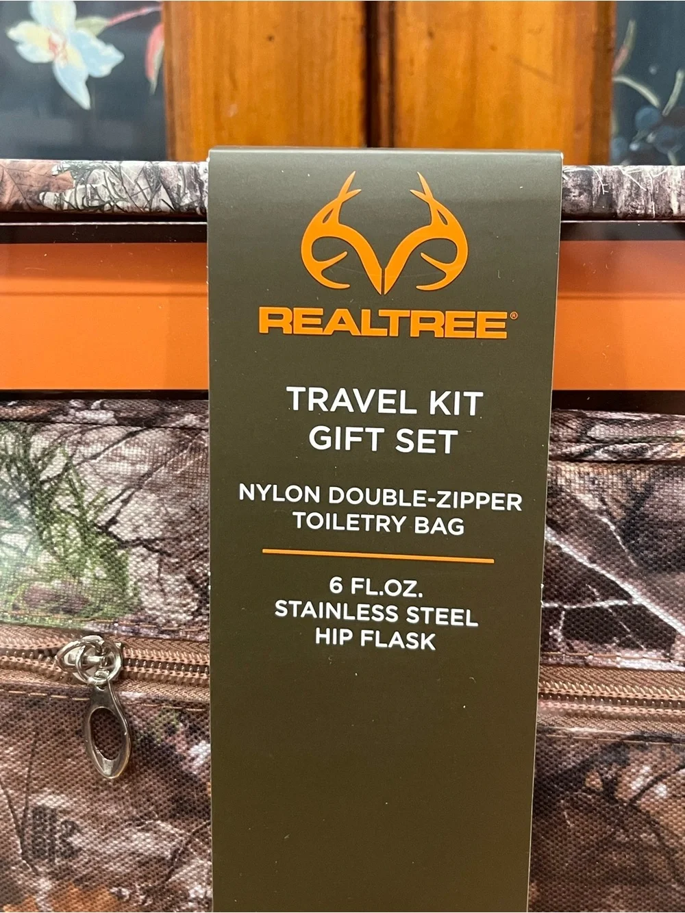 REAL TREE Travel Kit Gift Set – Camo Toiletry Bag & 6 oz Hip Flask - Outdoor